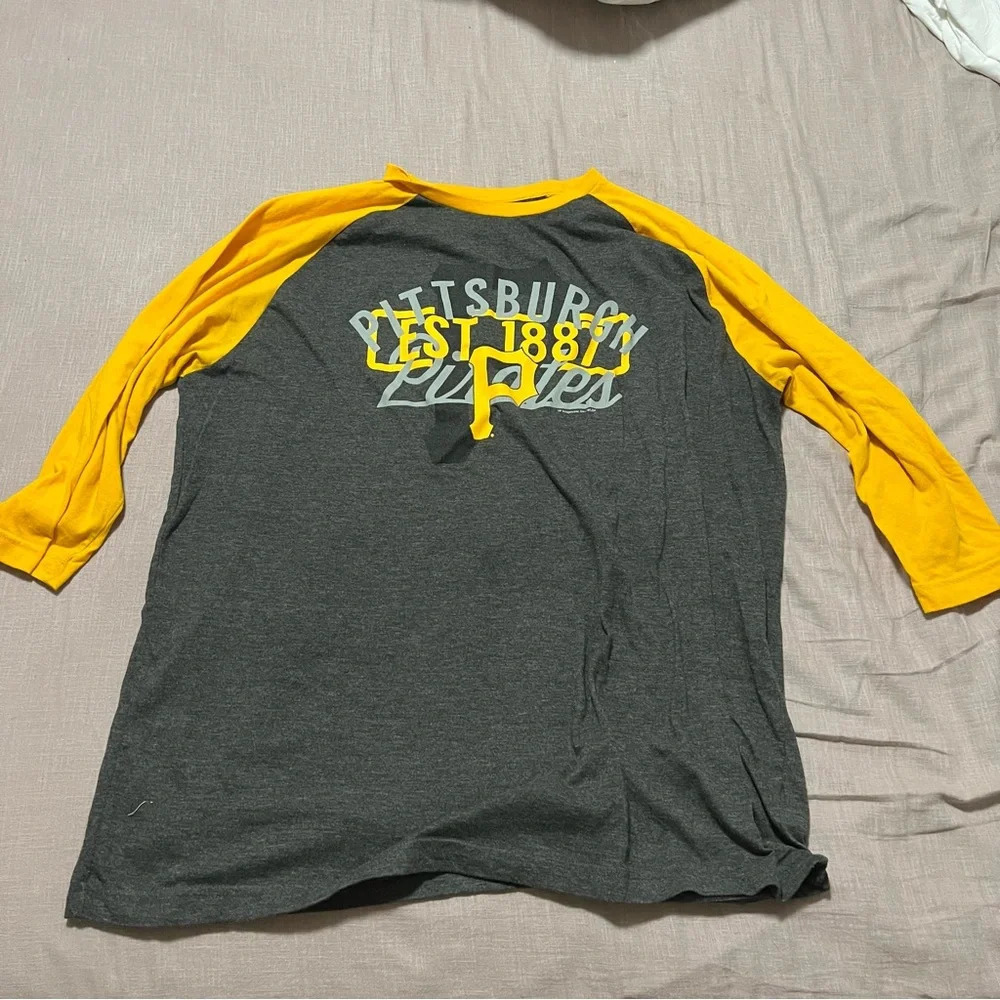 Pittsburgh Pirates Raglan Baseball Ringer Tee Size 2XL MLB 3/4 sleeve Athletic - Picture 2 of 6